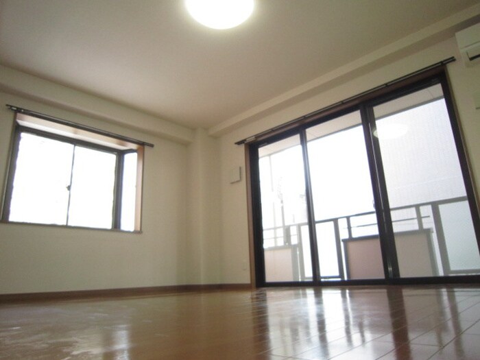 物件内観写真4　(居室)