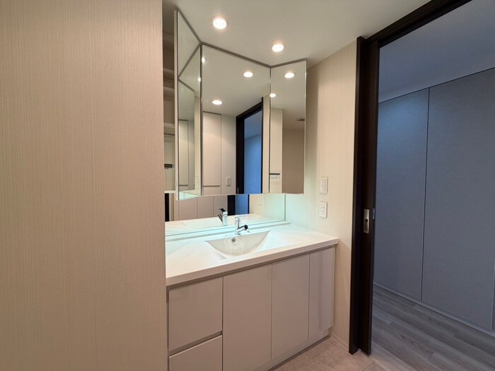 物件内観写真16　(洗面)