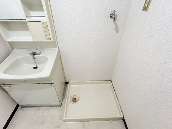 物件内観写真15　(洗濯機置場)