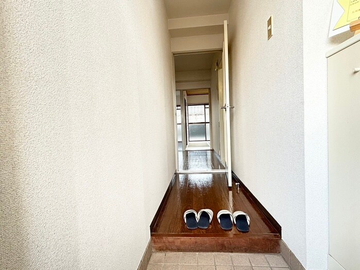 物件内観写真17　(玄関)