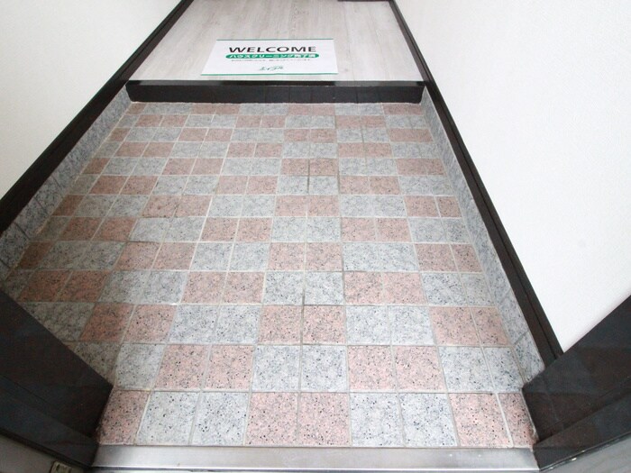 物件内観写真18　(玄関)