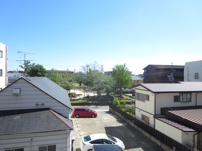 物件内観写真15　(室内からの展望)