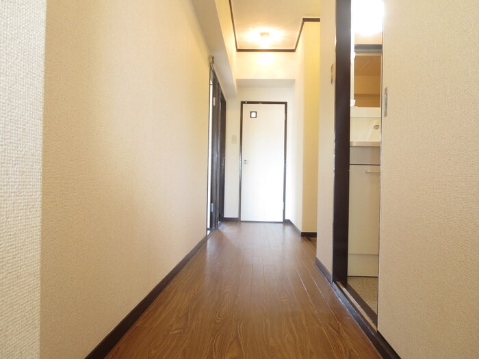 物件内観写真19　(廊下)