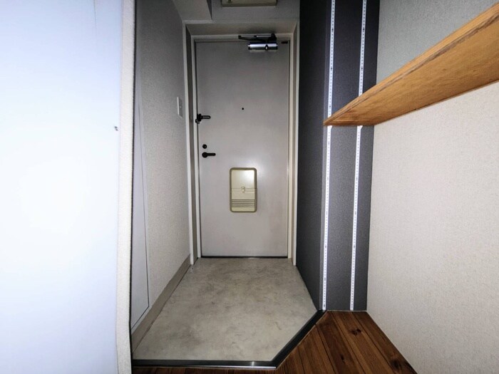 物件内観写真16　(玄関)