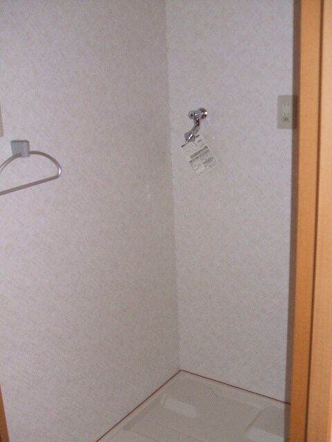 物件内観写真9　(洗濯機置場)