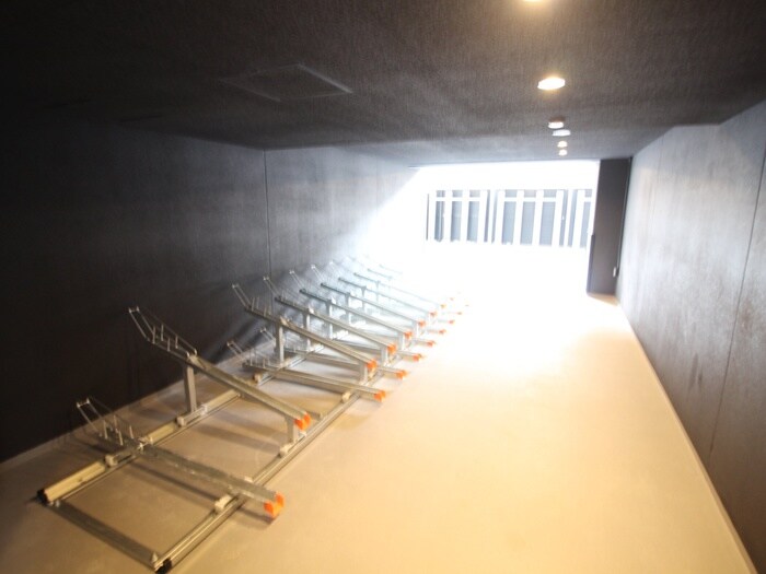 物件外観写真5　(駐輪場)