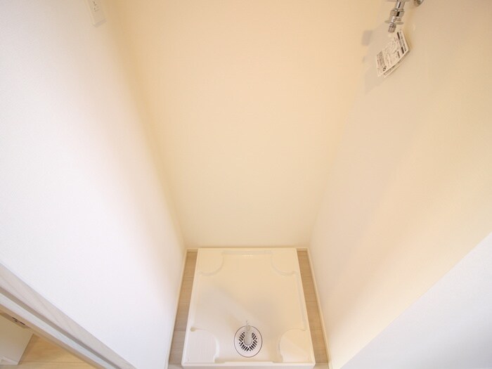 物件内観写真13　(洗濯機置場)