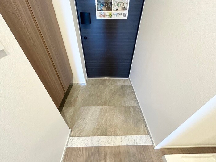 物件内観写真16　(玄関)