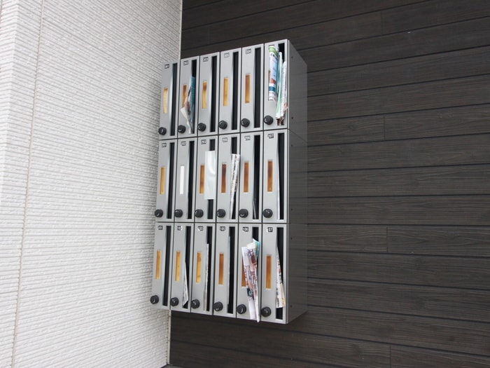 物件外観写真5　(エントランス部分)