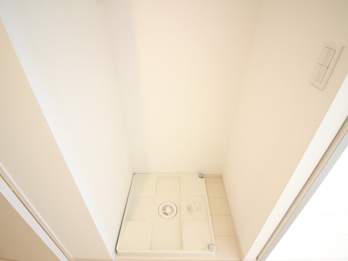 物件内観写真13　(洗濯機置場)