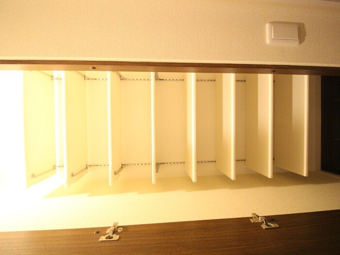 物件内観写真8　(靴箱)