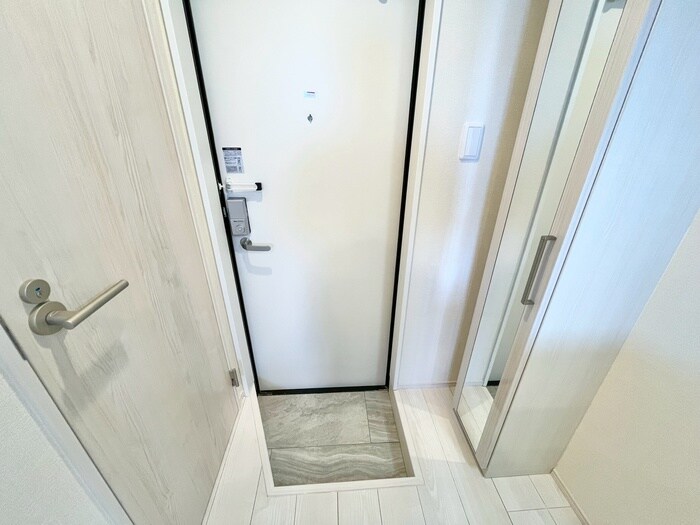 物件内観写真18　(玄関)