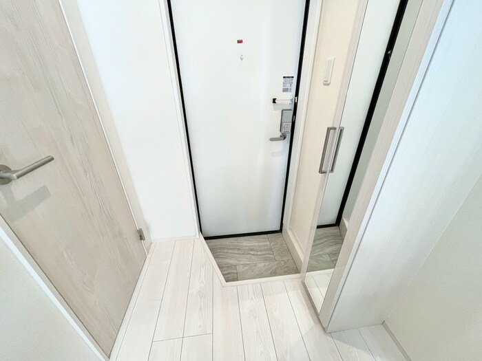 物件内観写真18　(玄関)