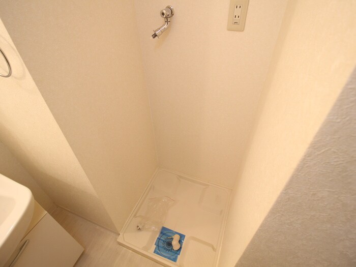 物件内観写真15　(洗濯機置場)