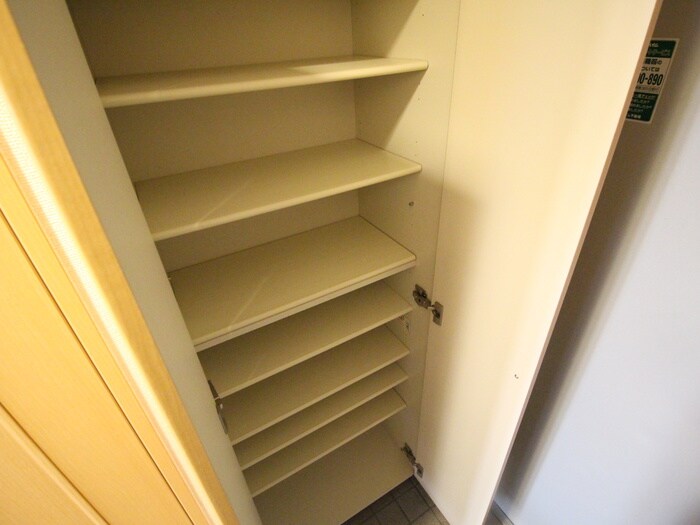 物件内観写真16　(靴箱)