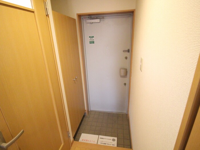 物件内観写真17　(玄関)