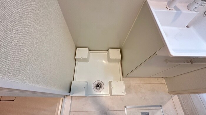 物件内観写真12　(洗濯機置場)