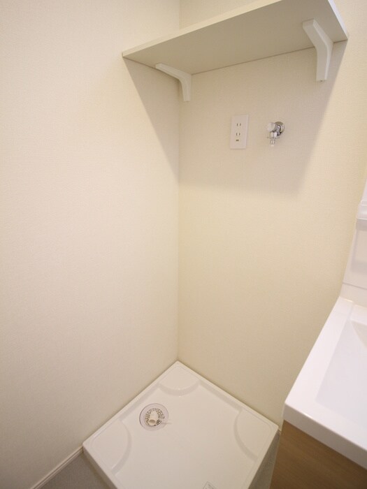 物件内観写真11　(洗濯機置場)