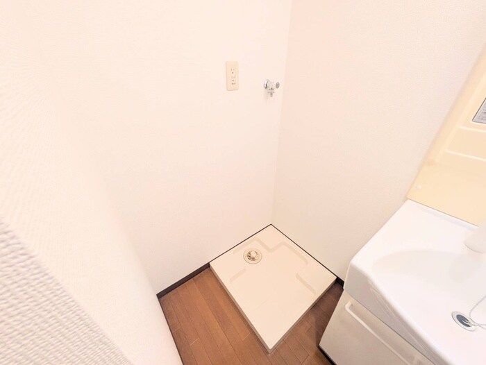 物件内観写真13　(洗濯機置場)