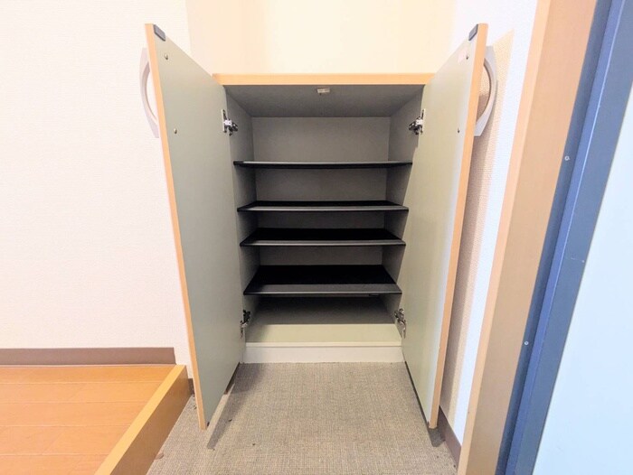 物件内観写真18　(靴箱)