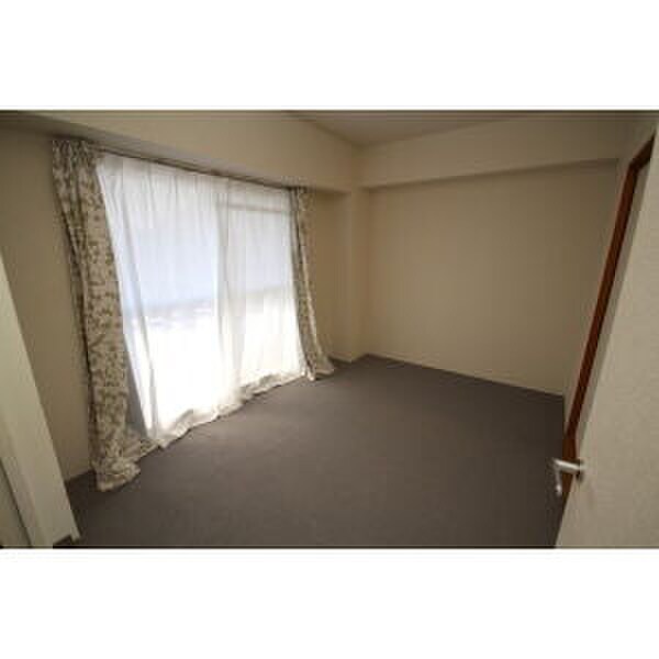 物件内観写真3　(居室)