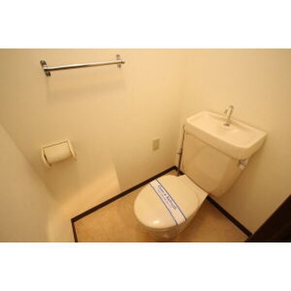 物件内観写真6　(トイレ)