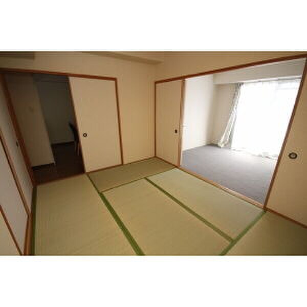 物件内観写真9　(居室)