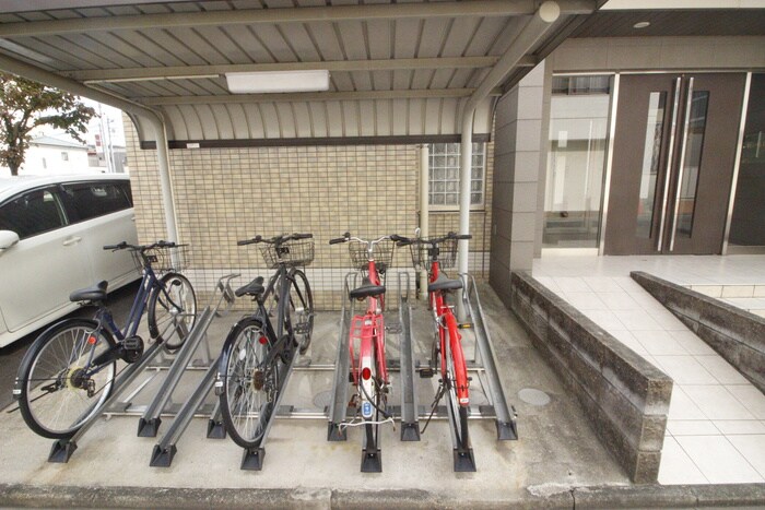 物件外観写真4　(駐車場)