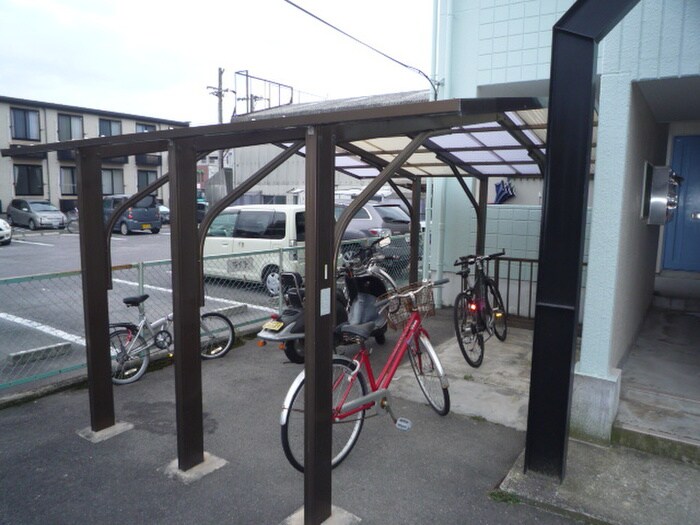 物件外観写真6　(駐輪場)