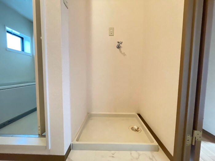 物件内観写真19　(洗濯機置場)