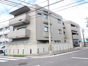 ラプリ－レ 上社外観写真