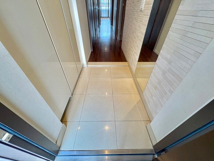 物件内観写真17　(玄関)