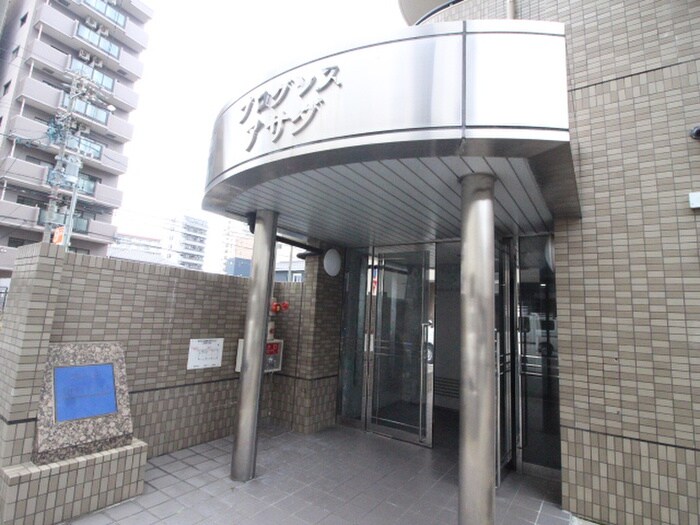 物件外観写真2　(エントランス部分)