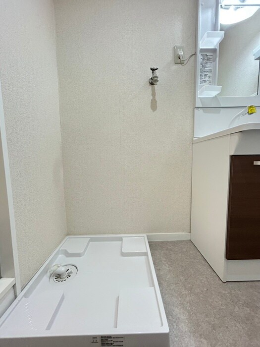 物件内観写真14　(洗濯機置場)