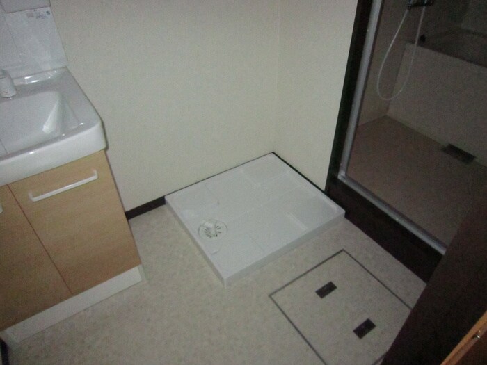 物件内観写真15　(洗濯機置場)