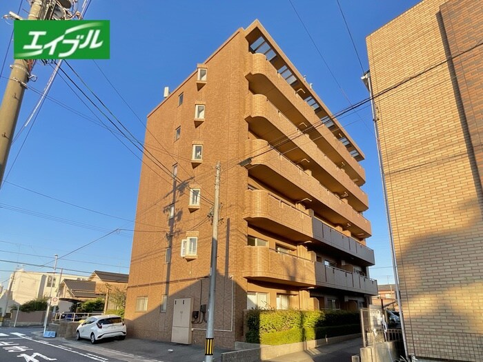 物件外観写真2　(駐車場)