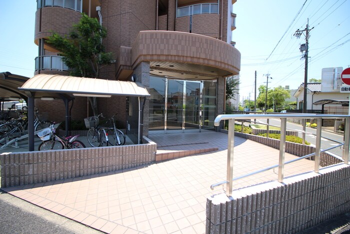 物件外観写真5　(エントランス部分)