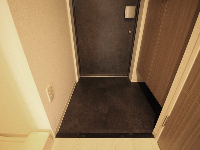 物件内観写真19　(玄関)