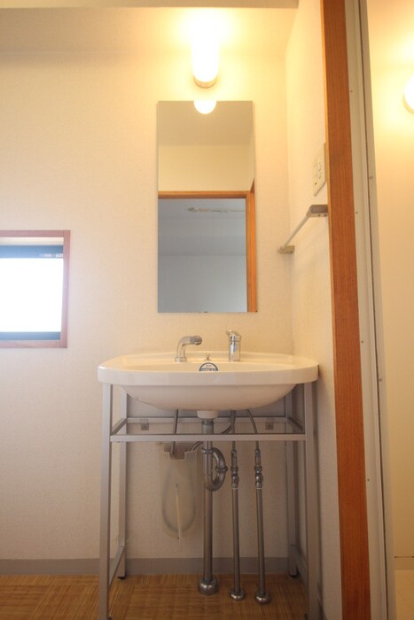 物件内観写真9　(洗面)