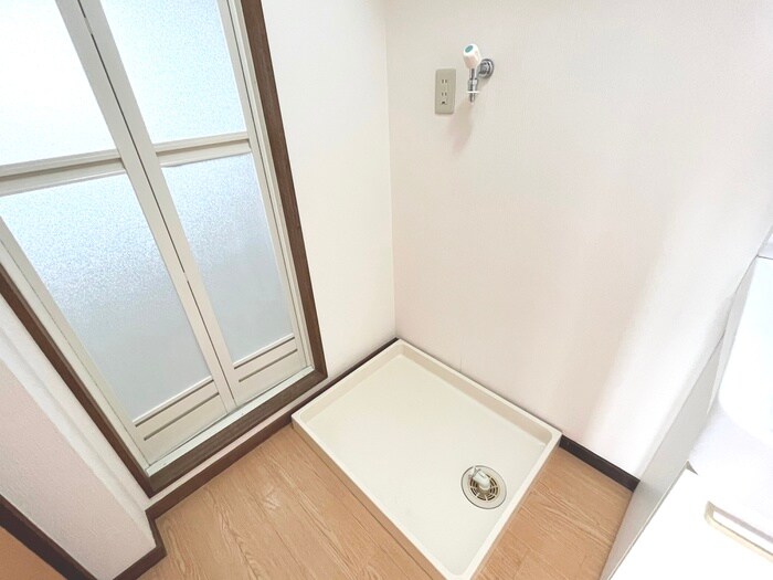 物件内観写真14　(洗濯機置場)