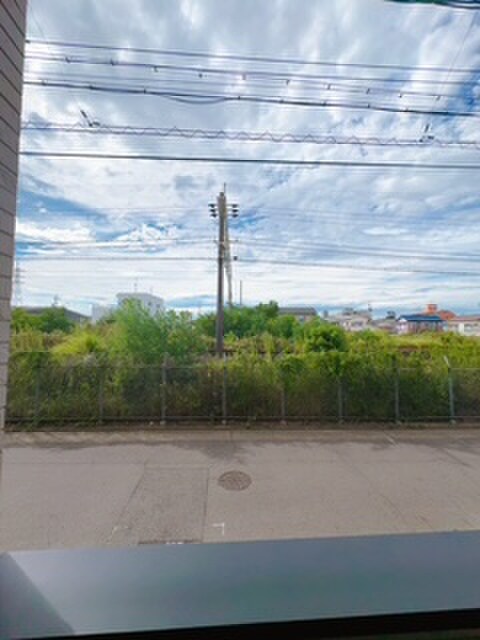 物件内観写真18　(室内からの展望)