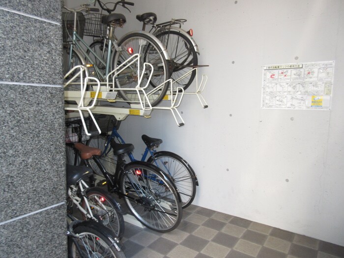 物件外観写真3　(駐輪場)