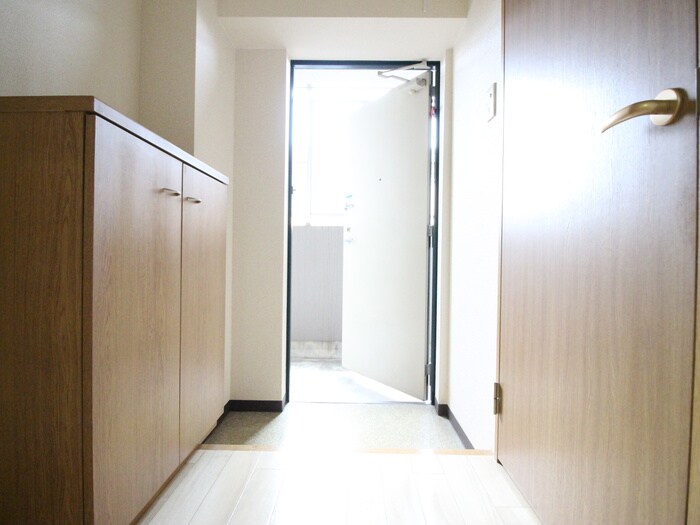 物件内観写真17　(玄関)