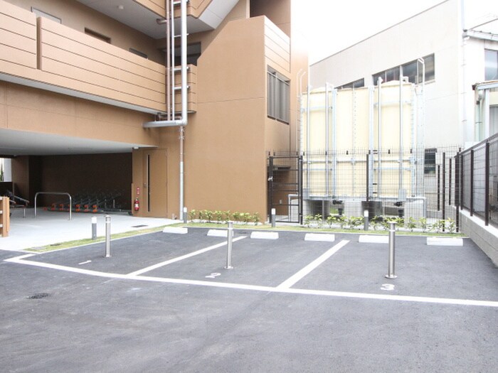 物件外観写真5　(駐車場)