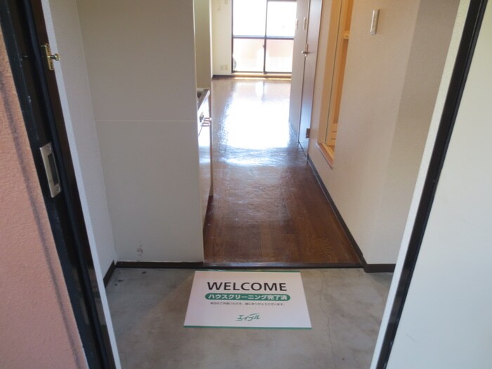 物件内観写真7　(玄関)