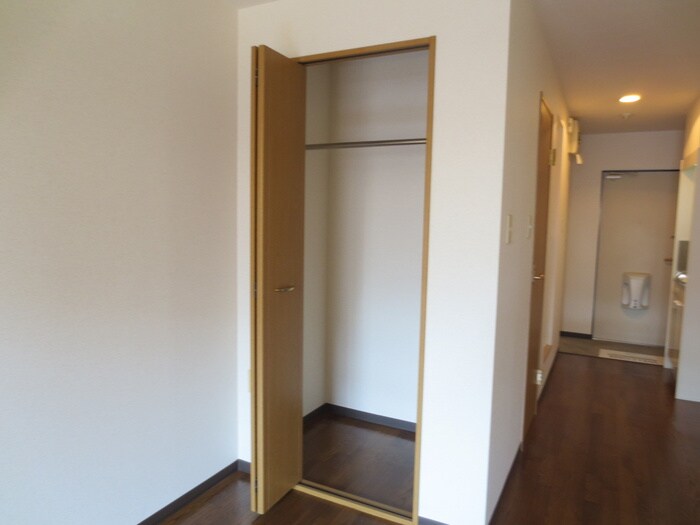 物件内観写真13　(収納)
