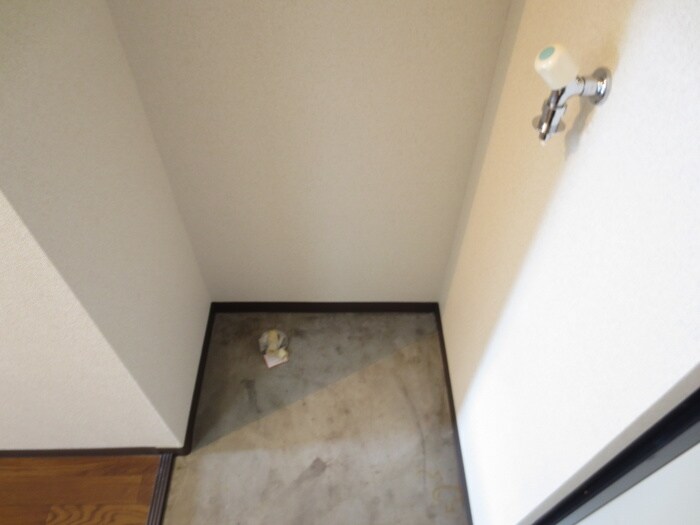 物件内観写真14　(洗濯機置場)