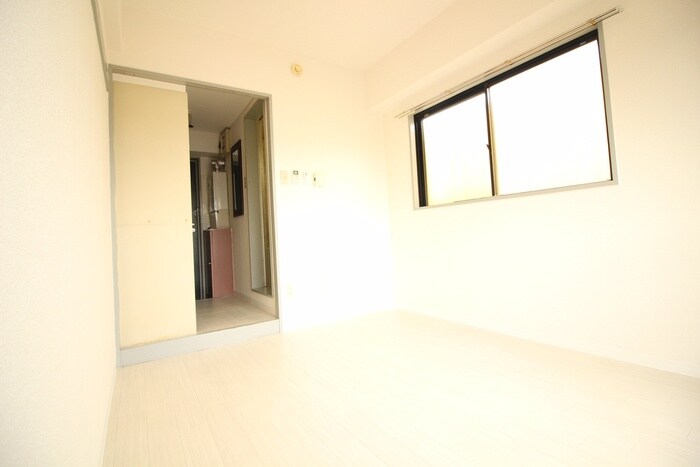 物件内観写真9　(居室)