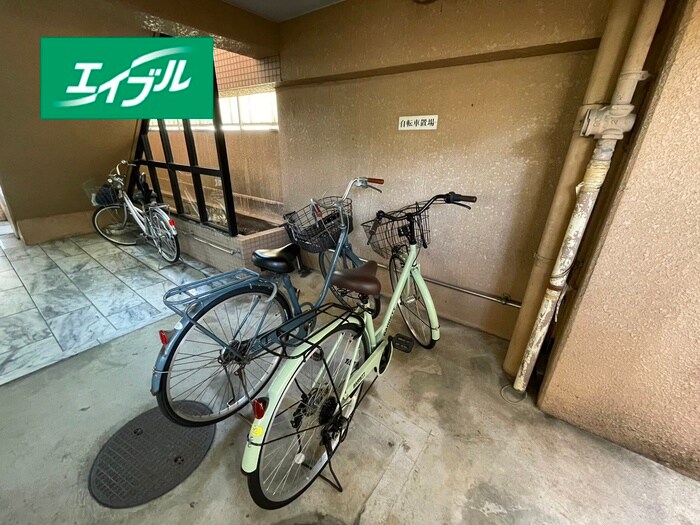 物件外観写真5　(駐輪場)