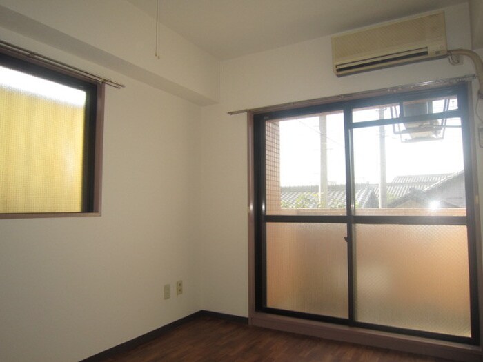 物件内観写真10　(居室)